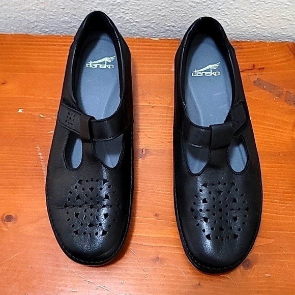 SAS WOMEN'S  SLIP ON SMOOTH BLACK LOAFER  SIZE 12M - Picture 1 of 8